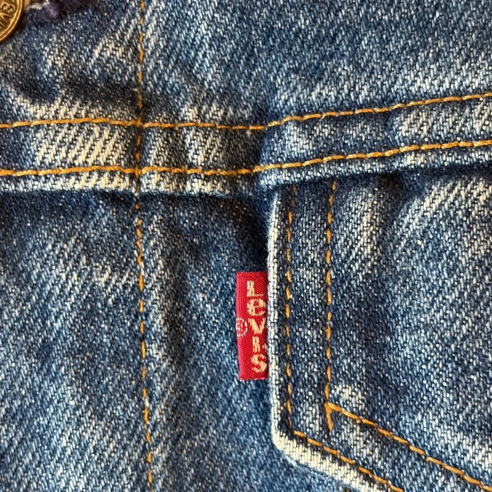 RARE Vintage Levi's 70506-0216 Denim Trucker Jacket Real Fur Collar Made USA 40R - Picture 7 of 8